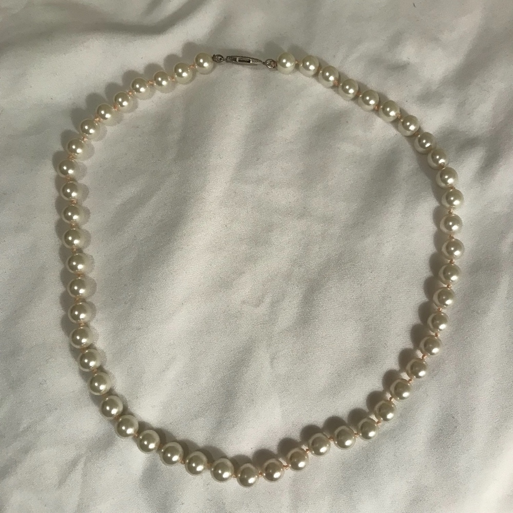 Artificial Pearl Necklace